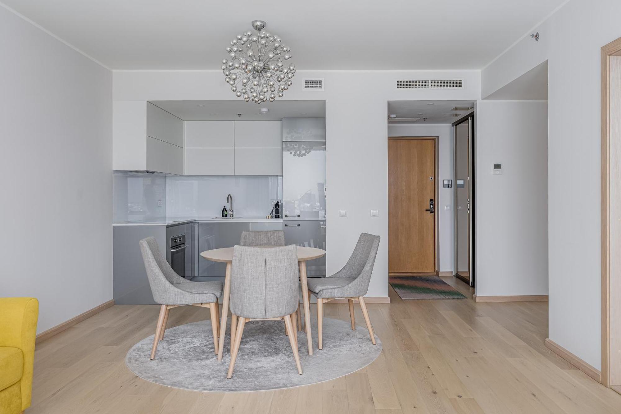 Revalia Fahle Airport Bus-Station Apartments With Best Views Talin Exterior foto