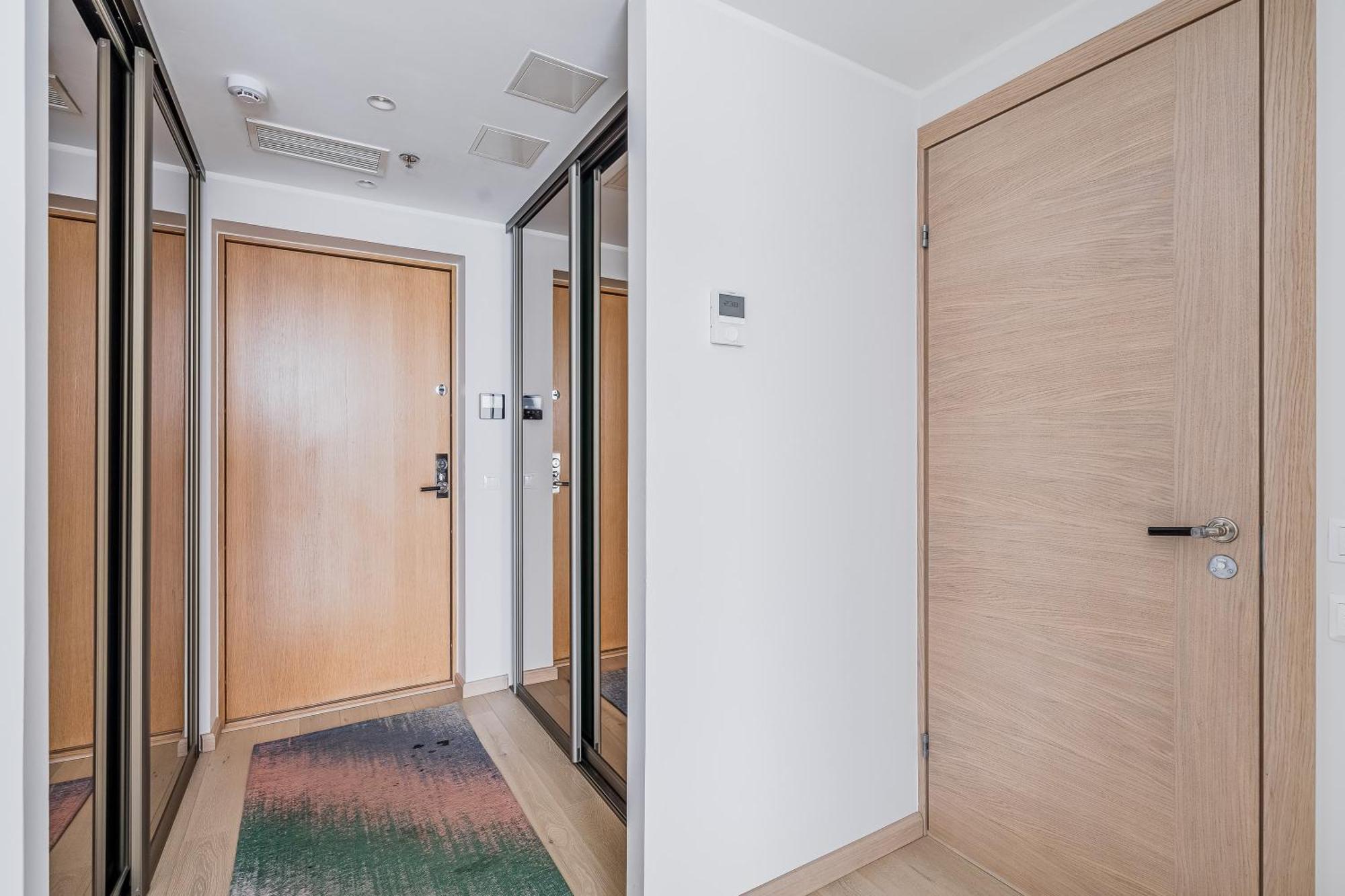 Revalia Fahle Airport Bus-Station Apartments With Best Views Talin Exterior foto